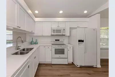 3224 Woodberry Lane, Sarasota, FL 34231 - Photo 6