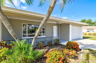 106 Aurora St E, Venice, FL 34285 - Photo 4