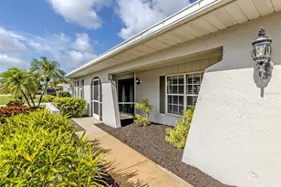 1720 Sandy Ct, Venice, FL 34293 - Photo 2