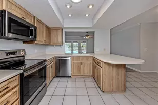 1720 Sandy Ct, Venice, FL 34293 - Photo 10