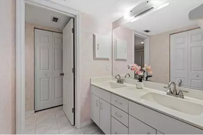 813 Montrose Drive #102, Venice, FL 34293 - Photo 18