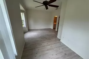 315 Auburn Woods Cir, Venice, FL 34292 - Photo 10