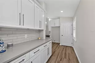 1251 Harbor Town Way, Venice, FL 34292 - Photo 16