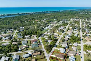 886 Euclid Rd, Venice, FL 34293 - Photo 32
