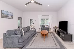 886 Euclid Rd, Venice, FL 34293 - Photo 8