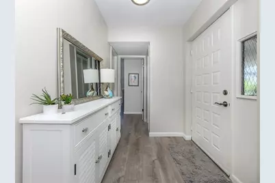 1712 Lakeside Drive #1712-B, Venice, FL 34293 - Photo 4