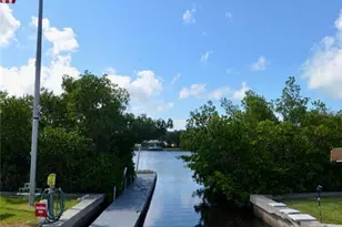 1379 Everest Rd, Venice, FL 34293 - Photo 46
