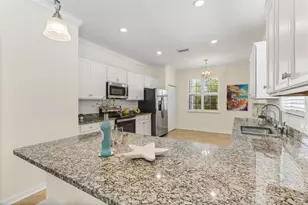 9828 Hilltop Dr, Venice, FL 34292 - Photo 4