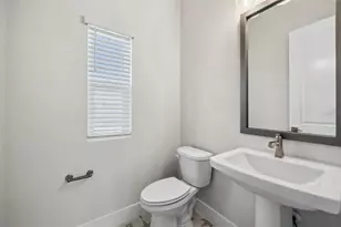 7244 Sutton Ln, Sarasota, FL 34240 - Photo 10