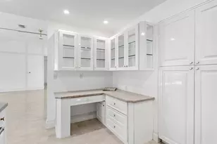 396 Bayshore Dr, Venice, FL 34285 - Photo 14