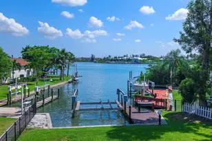 396 Bayshore Dr, Venice, FL 34285 - Photo 8