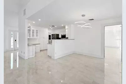 396 Bayshore Drive, Venice, FL 34285 - Photo 12