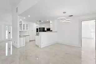 396 Bayshore Dr, Venice, FL 34285 - Photo 12