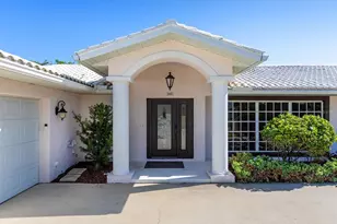 396 Bayshore Dr, Venice, FL 34285 - Photo 12