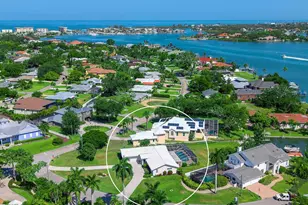 396 Bayshore Dr, Venice, FL 34285 - Photo 6
