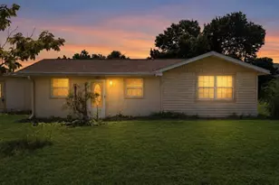 200 Orduna Dr, North Port, FL 34287 - Photo 4