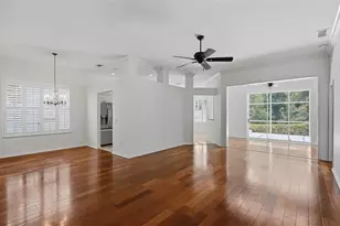 238 Vestavia Dr, Venice, FL 34292 - Photo 4