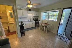 104 Base Ave W, Venice, FL 34285 - Photo 4