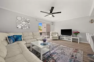 2763 Woodgate Ln, Sarasota, FL 34231 - Photo 4