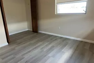 321 Alba St E, Venice, FL 34285 - Photo 14