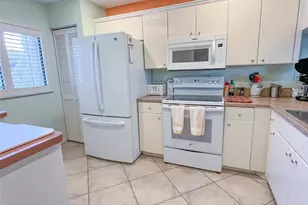 690 Bird Bay Cir, Venice, FL 34285 - Photo 6