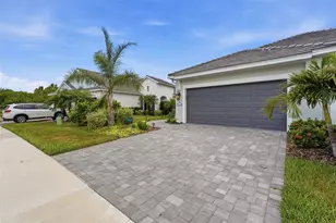 12468 Palatka Dr, Venice, FL 34293 - Photo 2