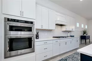 10105 Beachwalk Dr, Englewood, FL 34223 - Photo 30