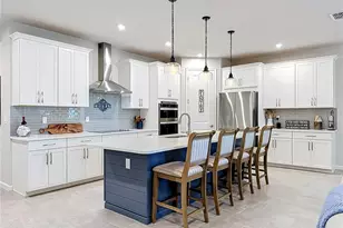 18073 Grand Prosperity Dr, Venice, FL 34293 - Photo 8