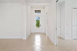 17118 Jadestone Ct, Venice, FL 34293 - Photo 4