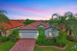 9824 Hilltop Dr, Venice, FL 34292 - Photo 6