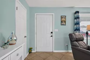 895 E Baffin Dr, Venice, FL 34293 - Photo 16