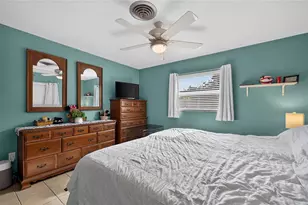 895 E Baffin Dr, Venice, FL 34293 - Photo 50