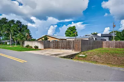 895 E Baffin Drive, Venice, FL 34293 - Photo 12