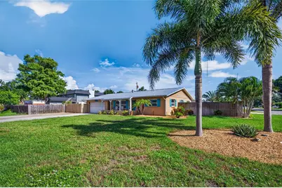 895 E Baffin Drive, Venice, FL 34293 - Photo 10
