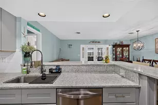 895 E Baffin Dr, Venice, FL 34293 - Photo 32