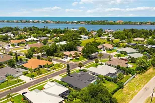 408 Bayside Ln, Nokomis, FL 34275 - Photo 10