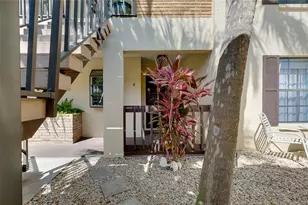360 3 Lakes Ln, Venice, FL 34285 - Photo 4