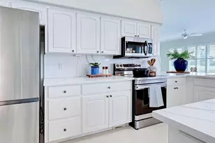 692 Egret Walk Ln, Venice, FL 34292 - Photo 10