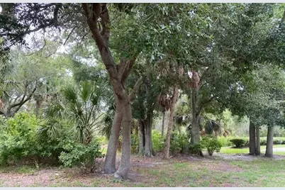 1275 Berkshire Circle, Venice, FL 34292 - Photo 14