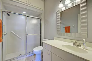1275 Berkshire Cir, Venice, FL 34292 - Photo 14