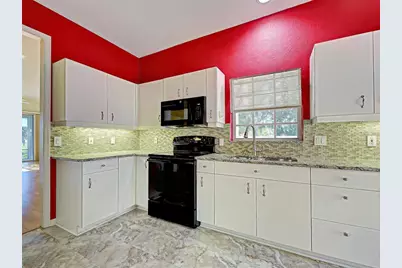 1275 Berkshire Circle, Venice, FL 34292 - Photo 10