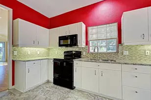 1275 Berkshire Cir, Venice, FL 34292 - Photo 10