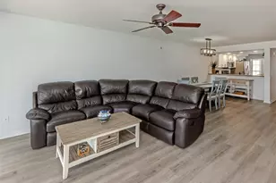 210 Silver Lake Dr, Venice, FL 34292 - Photo 8
