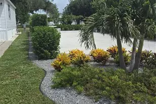 237 Bainbridge Dr, Nokomis, FL 34275 - Photo 1