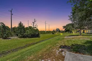 631 Foxwood Blvd, Englewood, FL 34223 - Photo 6