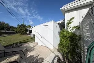 857 S Green Cir, Venice, FL 34285 - Photo 20