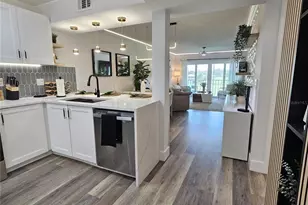 437 Cerromar Ln, Venice, FL 34293 - Photo 6