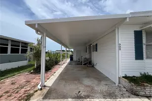 900 Jolanda Cir, Venice, FL 34285 - Photo 2