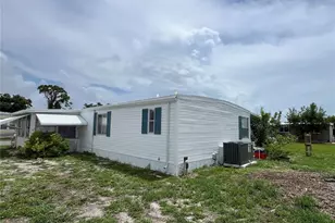 900 Jolanda Cir, Venice, FL 34285 - Photo 4