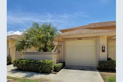 2004 Longpointe Circle #E2, Venice, FL 34293 - Photo 2